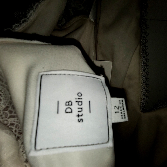 DB STUDIO 3d floral lace v-neck short dress soft white size 12 - Picture 3 of 7